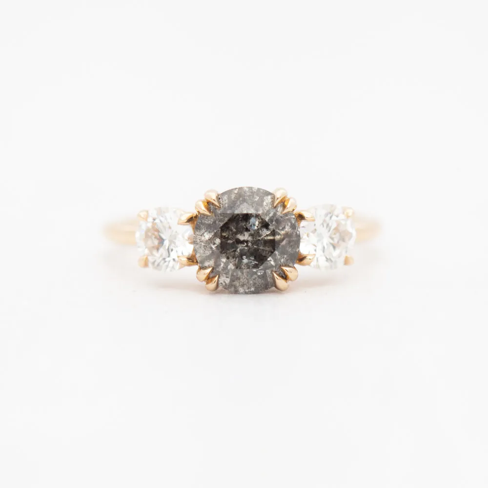 1.50 ct Grey Diamond Eleonore Three-Stone Ring