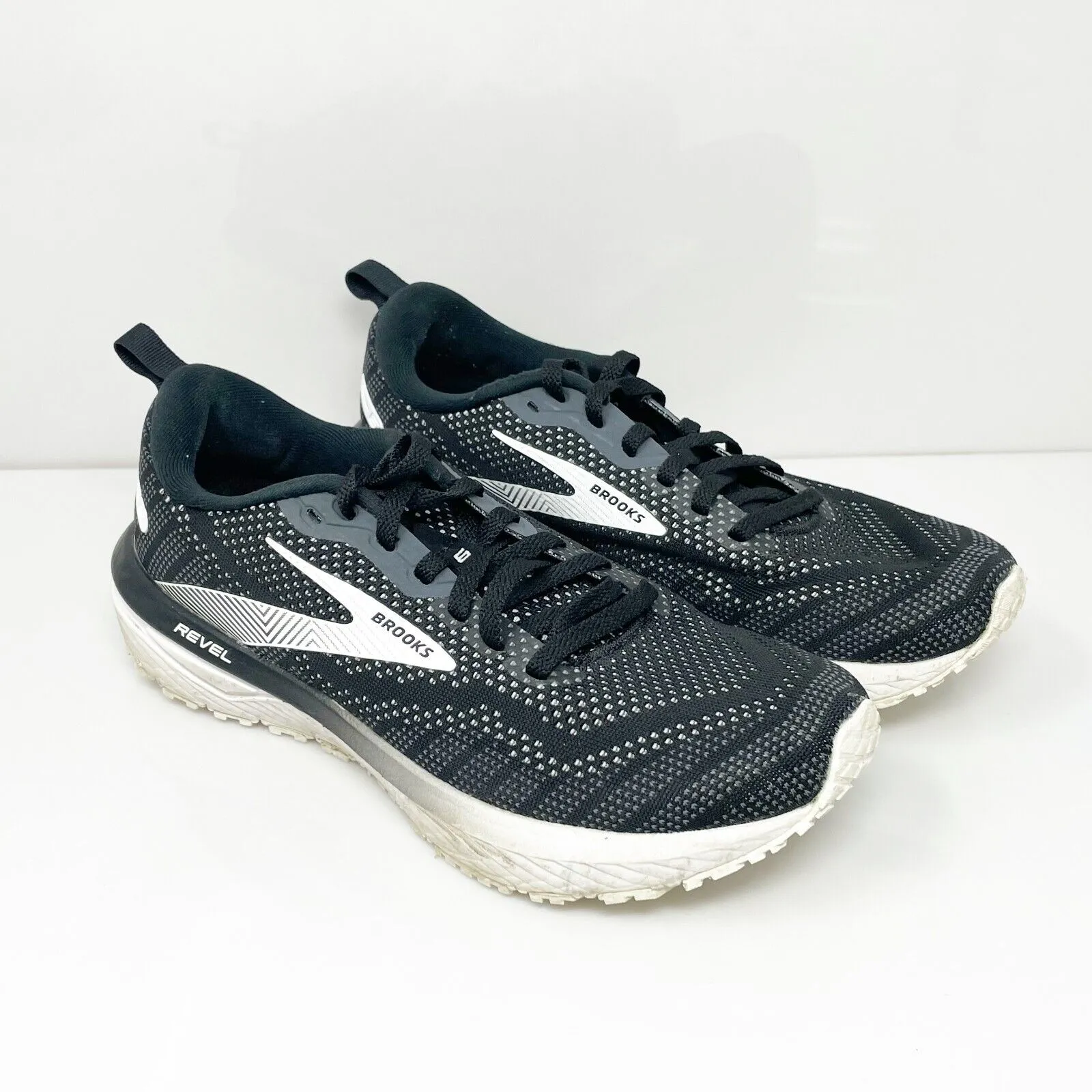 Brooks Womens Revel 6 1203861B012 Black Running Shoes Sneakers Size 8.5 B