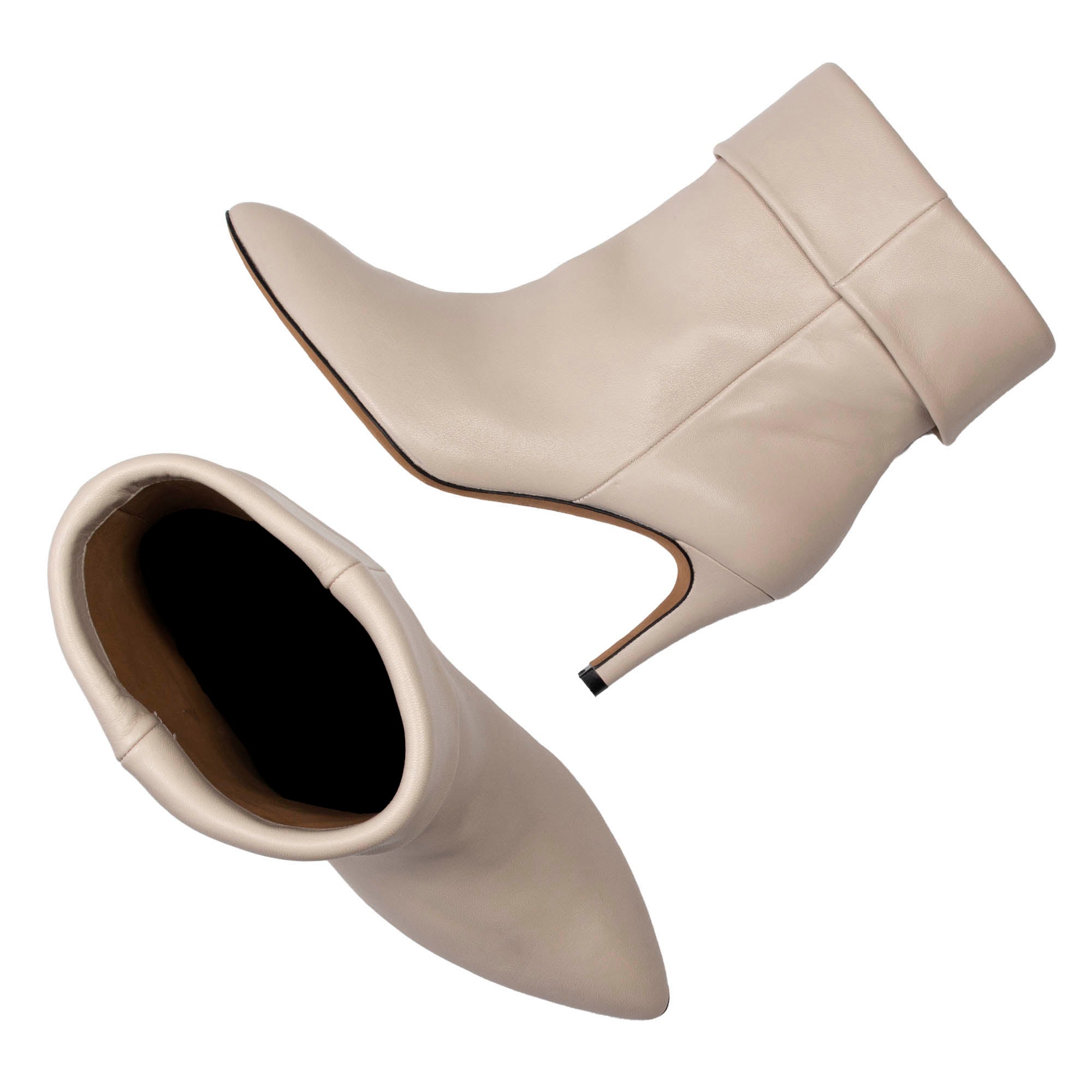 CREAM-COLORED ANKLE BOOTS