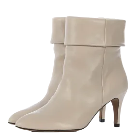 CREAM-COLORED ANKLE BOOTS