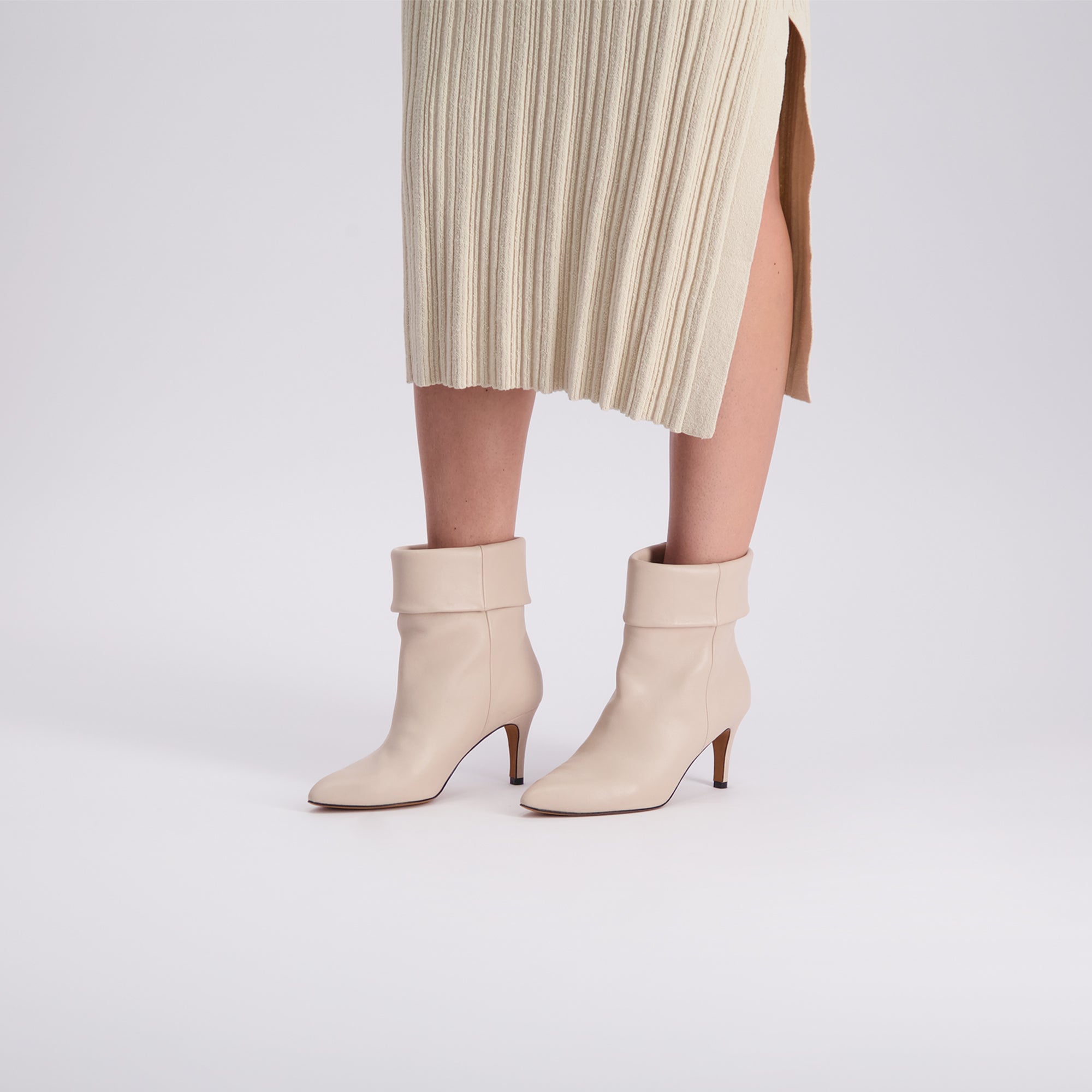 CREAM-COLORED ANKLE BOOTS