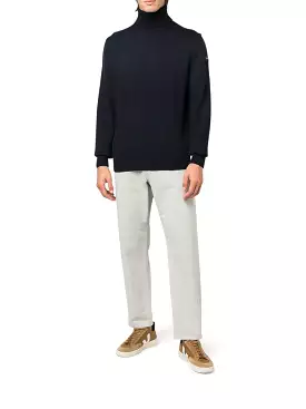 High neck sweater with application