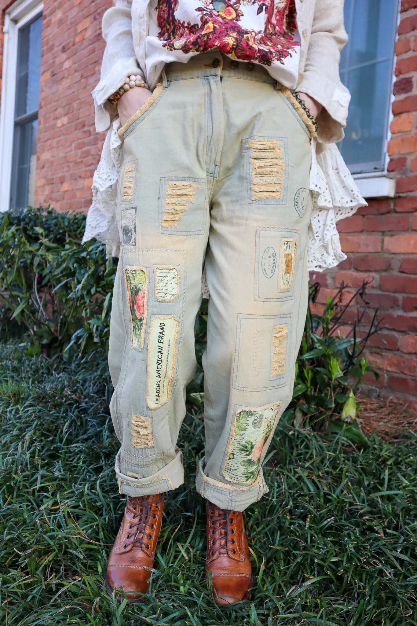 In Vintage Applique Lightwash Denim Pant