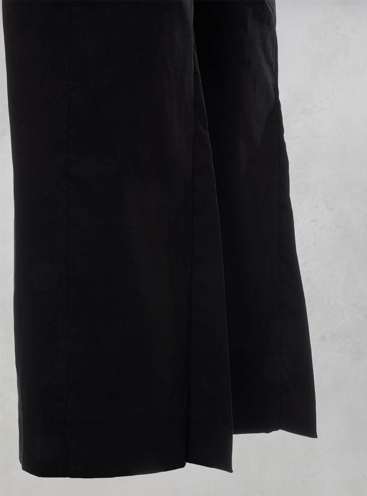 Stretch Straight Leg Trousers in Efesto Nero